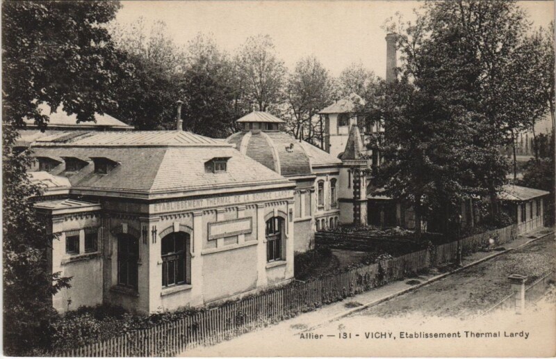 Carte postale ancienne Vichy Etablissement Thermal Lardy France à Vichy