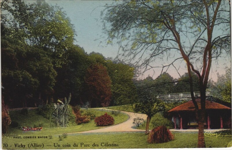 Carte postale ancienne Vichy Un Coin du Parc des Celestins France à Vichy
