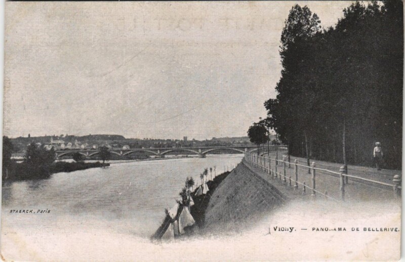 Carte postale ancienne Vichy Panorama de Bellerive France à Vichy
