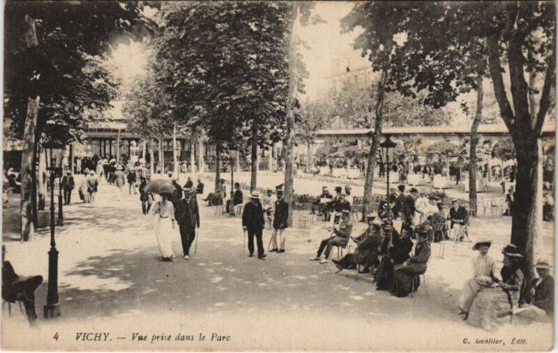 Carte postale ancienne Vichy Vue prise dans le Parc France à Vichy