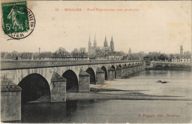 Carte postale ancienne Moulins Pont Regemortes, vue generale France à Moulins