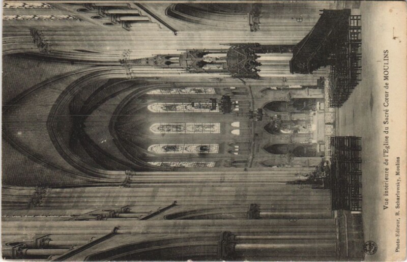 Carte postale ancienne Moulins Vue interieure de l'Eglise France à Moulins