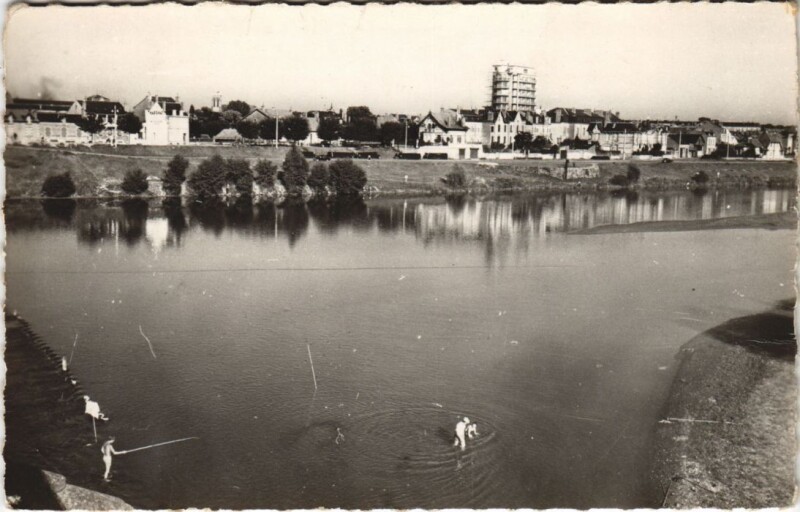 Carte postale ancienne Moulins L'Allier France à Moulins