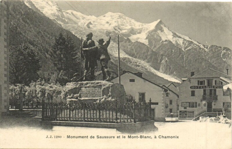 Carte postale ancienne Monument de Saussure et le Mont-Blanc a Chamonix