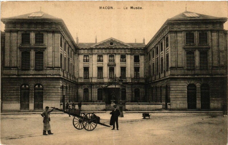 Carte postale ancienne Macon - Le Musée à Mâcon