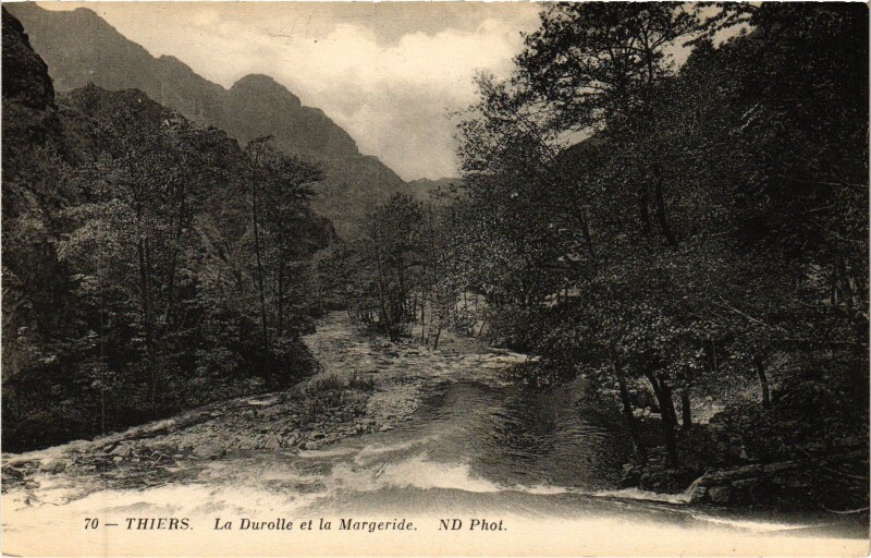 Carte postale ancienne Thiers La Durolle et la Margeride à Thiers