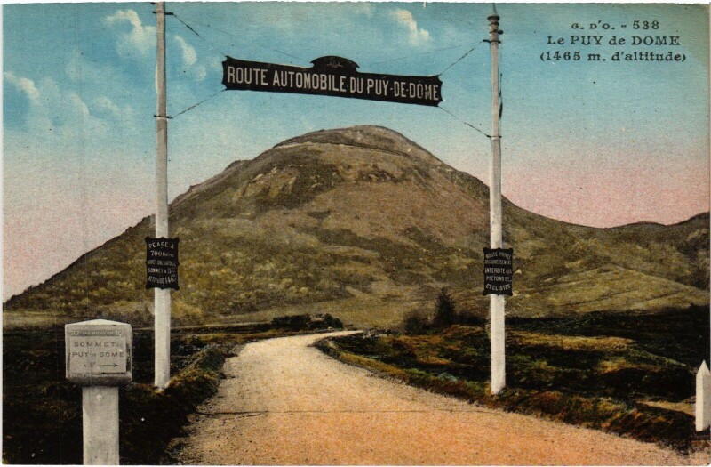 Carte postale ancienne Le Puy de Dome - Route Automobile