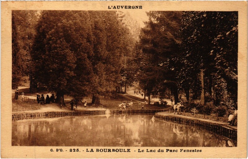 Carte postale ancienne La Bourboule Le Lac du Parc Fenestre à La Bourboule
