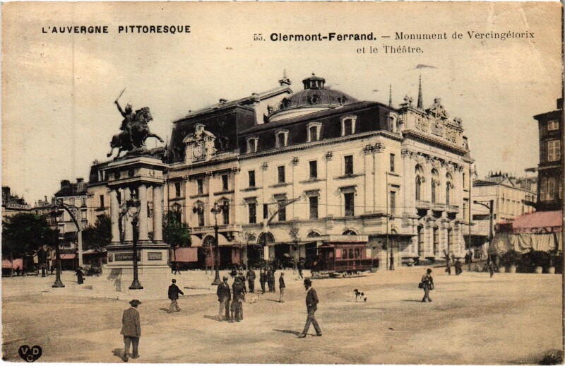 Carte postale ancienne Clermont-Ferrand Monument de Vercingetorix et le Theatre à Clermont-Ferrand
