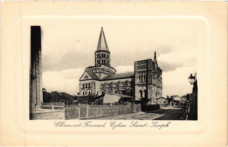 Carte postale ancienne Clermont-Ferrand Eglise Saint-Joseph à Clermont-Ferrand