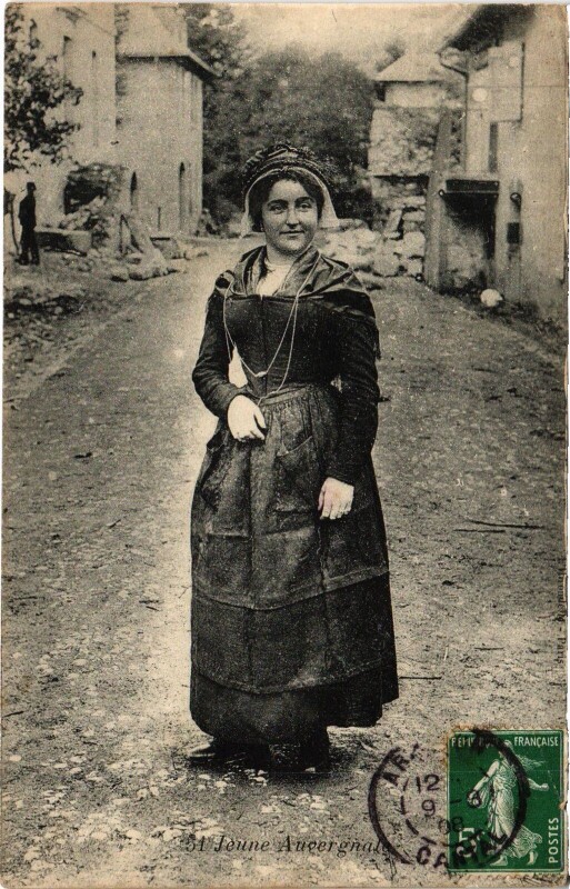 Carte postale ancienne Jeune Auvergnate - Type