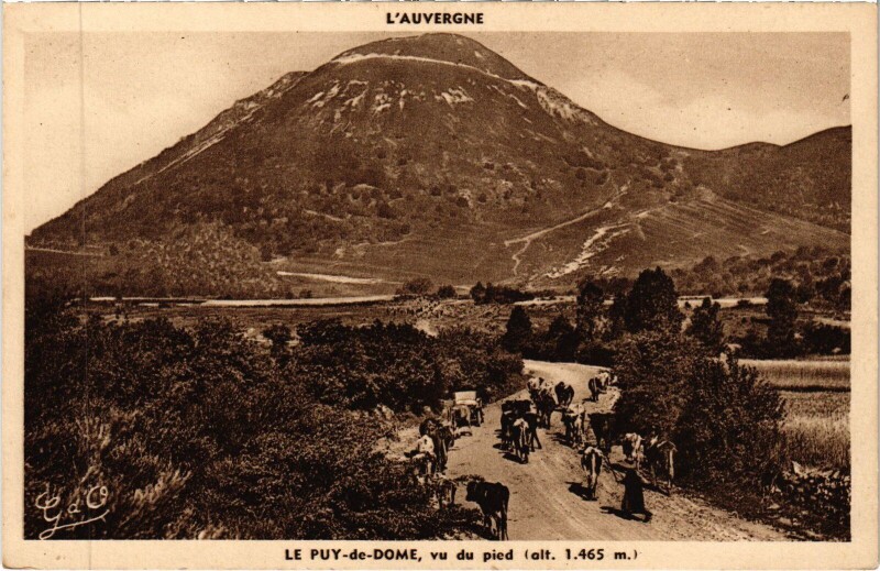 Carte postale ancienne Le Puy de Dome - Vu du Pied