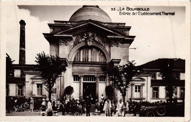 Carte postale ancienne La Bourboule Entree de l'Etablissement Thermal à La Bourboule