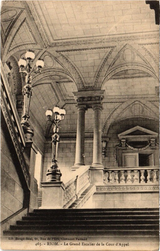 Carte postale ancienne Riom Le Grand Escalier de la Cour d'Appel