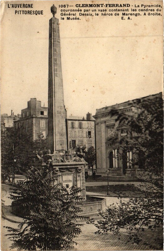 Carte postale ancienne Clermont-Ferrand La Pyramide à Clermont-Ferrand
