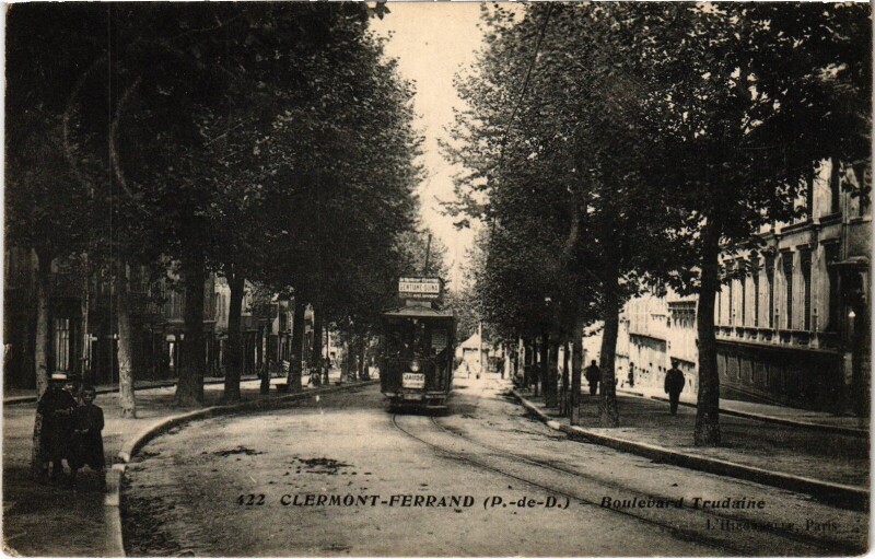 Carte postale ancienne Clermont-Ferrand Boulevard Trudaine - Tram à Clermont-Ferrand