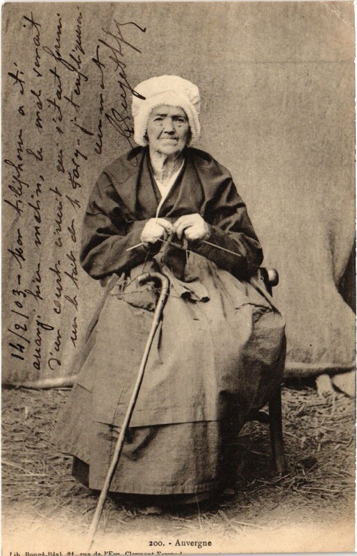 Carte postale ancienne Auvergne - Femme - Type