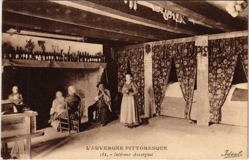 Carte postale ancienne Interieur Auvergnat