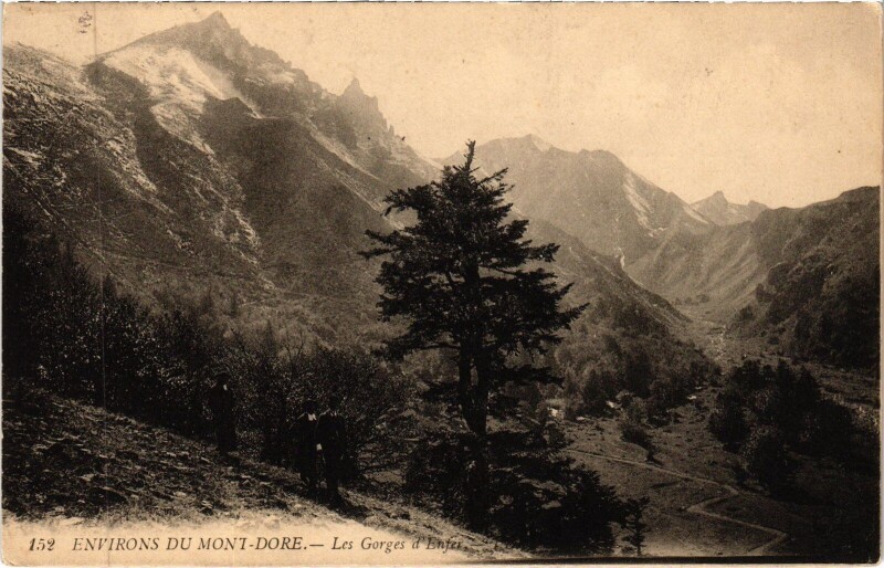 Carte postale ancienne Le Mont-Dore Env. - Les Gorges d'Enfer à Mont-Dore