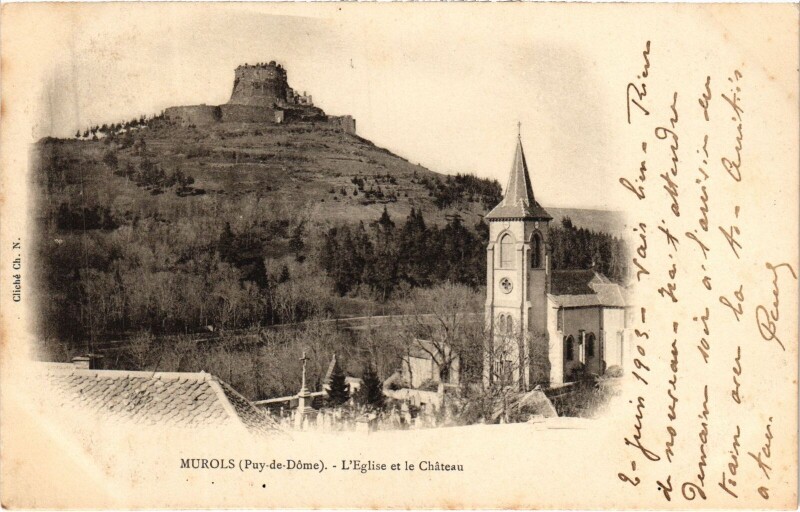 Carte postale ancienne Murol Murols - L'Eglise et le Chateau à Murol