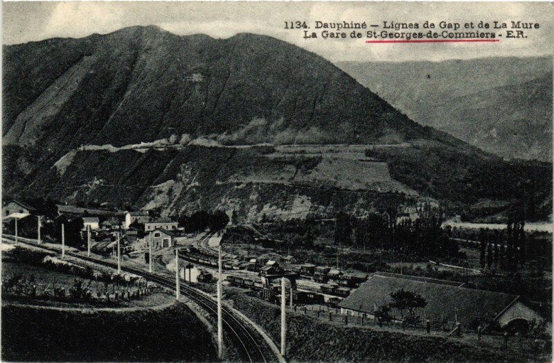 Carte postale ancienne Dauphiné Lignes de Gap et de La Mure La Gare de Saint-Georges-de. à La Mure