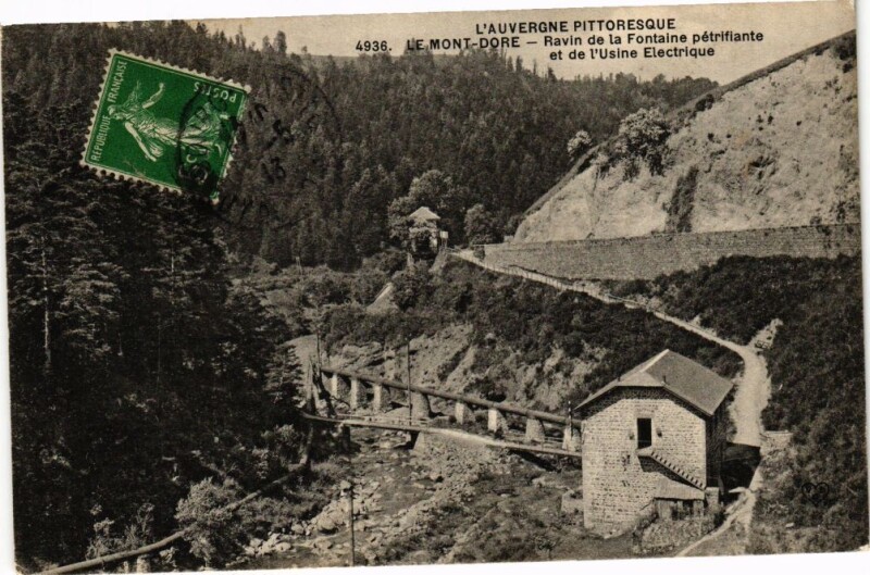 Carte postale ancienne Le Mont-Dore - Ravin de la Fontaine petriflante et de l'Usine... à Mont-Dore