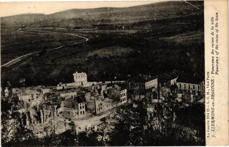 Carte postale ancienne Clermont en Argonne-Panorama des ruines de la ville à Clermont-en-Argonne