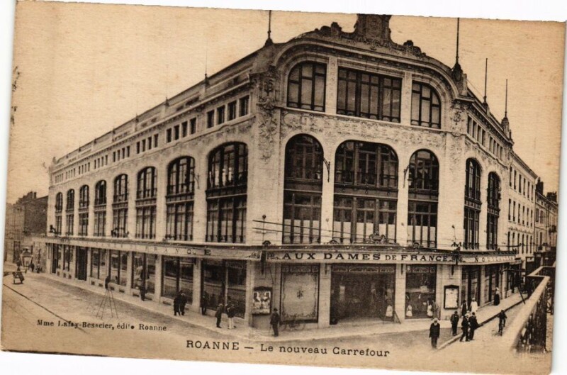 Carte postale ancienne Roanne - Le nouveau Carrefour à Roanne
