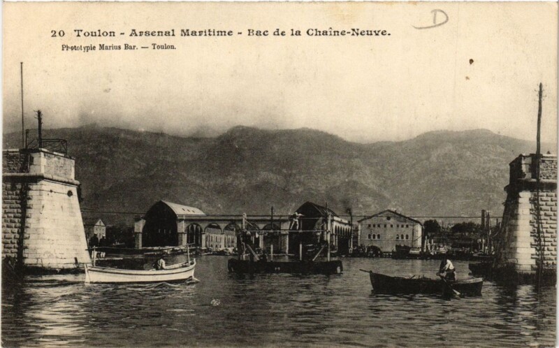 Carte postale ancienne Toulon Arsenal Maritime-Bac de la Chaine Neuve à Toulon