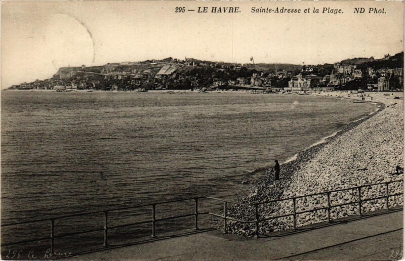 Carte postale ancienne Le Havre Sainte-Adresse et la Plage au Havre