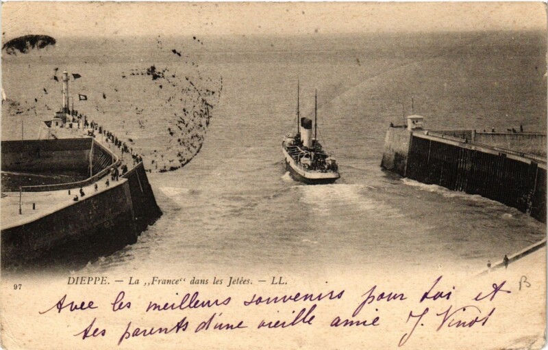 Carte postale ancienne Dieppe-La France dans les Jetées à Dieppe
