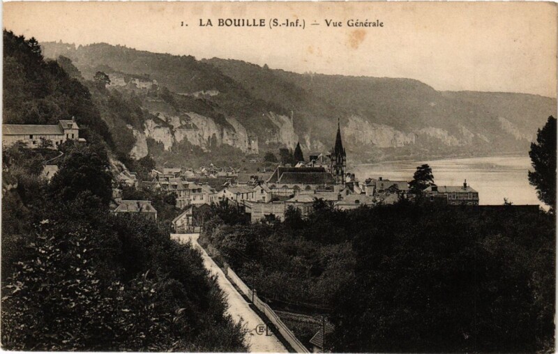 Carte postale ancienne La Bouille - Vue générale à La Bouille