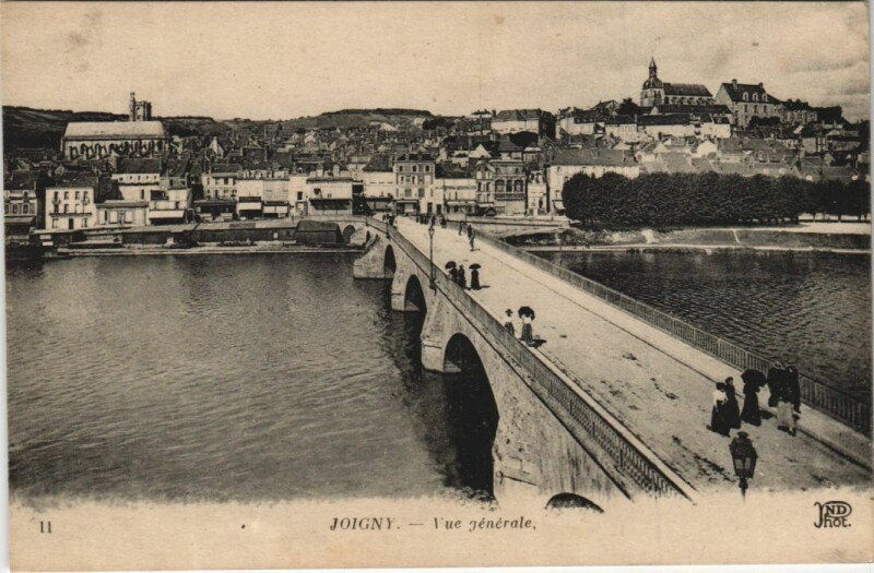 Carte postale ancienne Joigny Vue Generale à Joigny