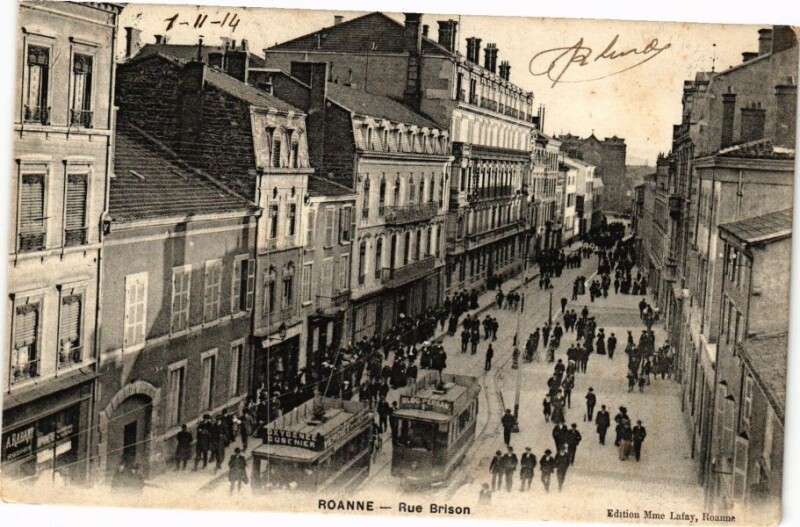 Carte postale ancienne Roanne - Rue Brison à Roanne