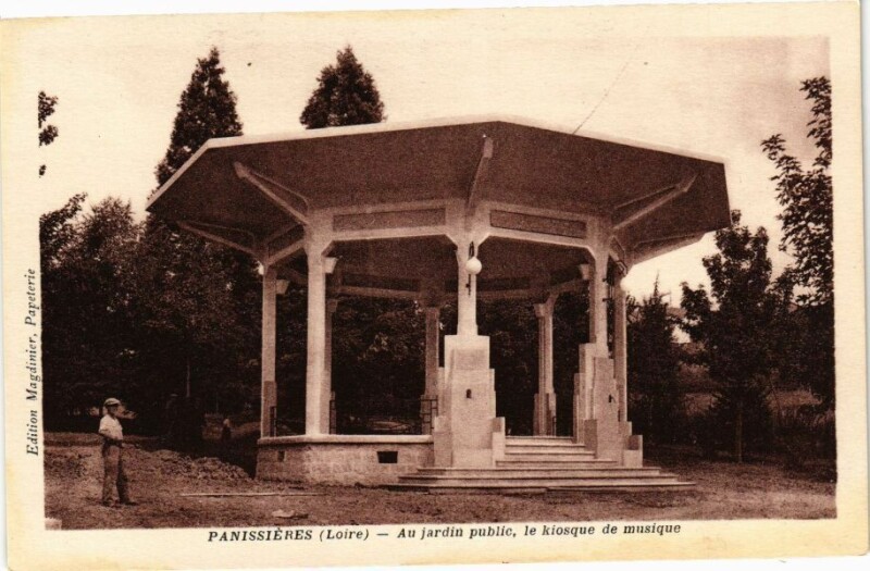Carte postale ancienne Panissieres - Au jardin public le kiosque de musique à Panissières