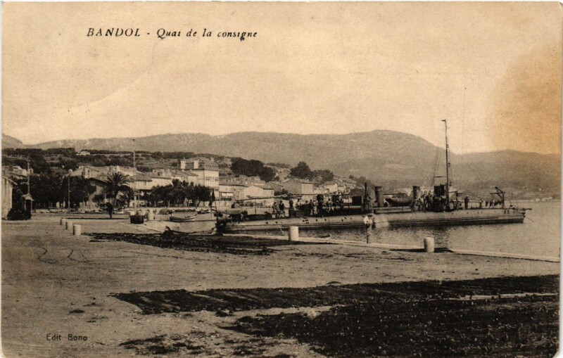Carte postale ancienne Bandol - Quai de la consigne à Bandol