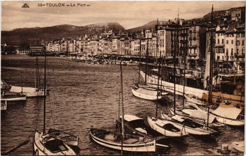 Carte postale ancienne Toulon - Le Port à Toulon