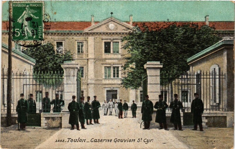 Carte postale ancienne Toulon Caserne Gouvion Saint-Cyr à Toulon