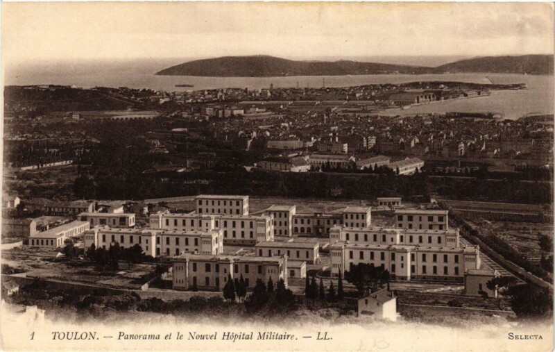 Carte postale ancienne Toulon Panorama et le nouvel Hopital Militaire à Toulon