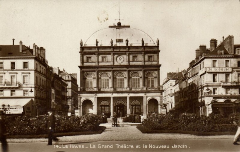 Carte postale ancienne Le Havre - Le Grand Theatre et le Nouveau Jardin au Havre