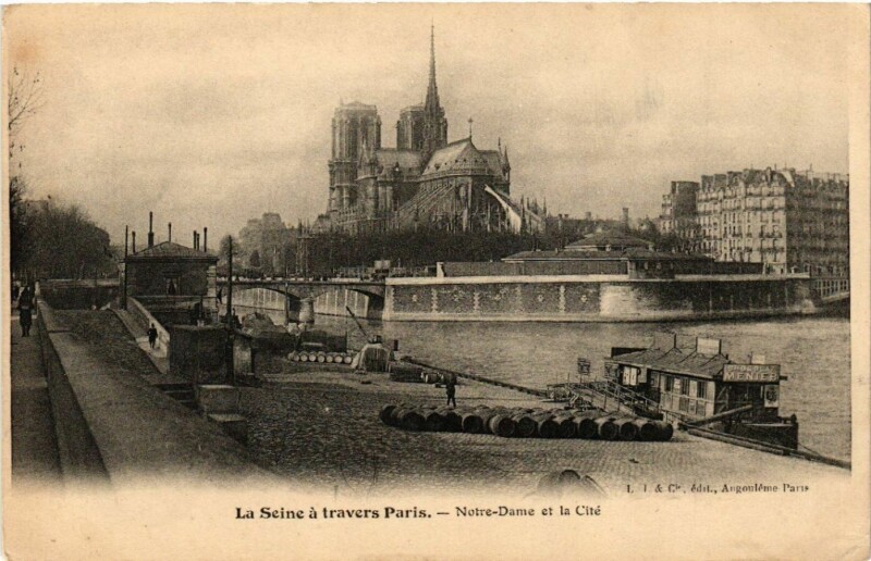 Carte postale ancienne Paris 4e La Seine á travers Paris, Notre Dame et la Cité à Paris 4e