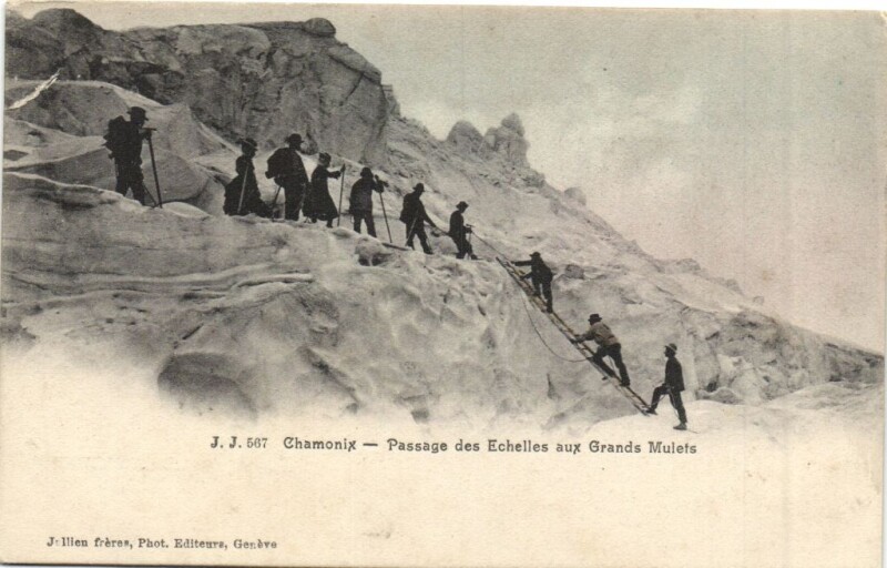 Carte postale ancienne Chamonix - Passage des Echelles aux Grands Mulets