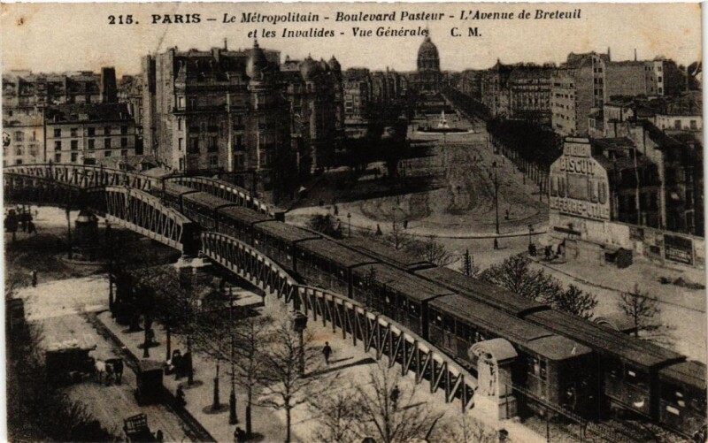 Carte postale ancienne Le Métropolitain - Boulevard Pasteur - L'Avenue de Breteuil et les Invalides - Vue Générale à Paris 15e