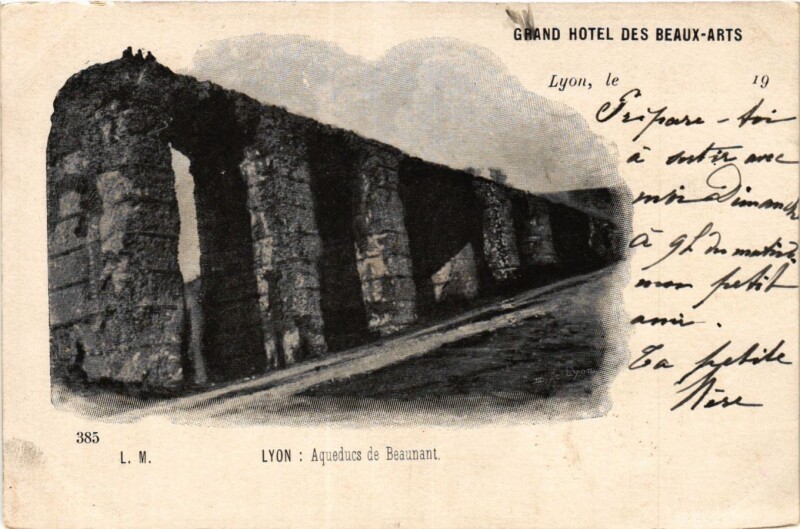 Carte postale ancienne Lyon - Aqueducs de Beaunant à Lyon