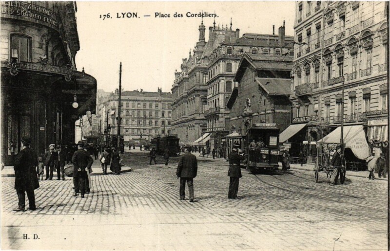Carte postale ancienne Lyon - Place des Cordeliers à Lyon