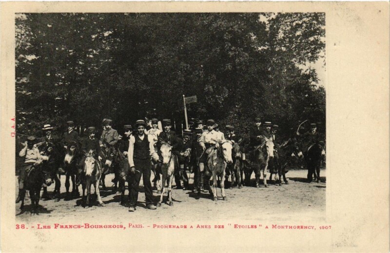 Carte postale ancienne Paris (4e) Les Francs-Bourgeois. Promenade a Anes des Etoiles à Paris 4e