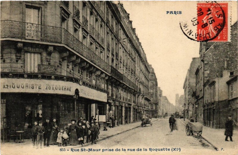 Carte postale ancienne Paris (11e) Rue Saint-Maur. prise de la rue de la Roquette à Paris 11e