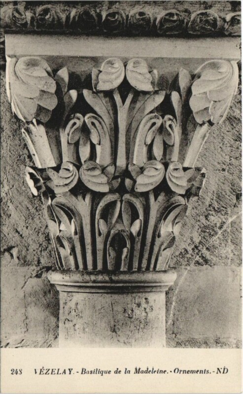 Carte postale ancienne Vezelay Basilique de la Madeleine - Ornements