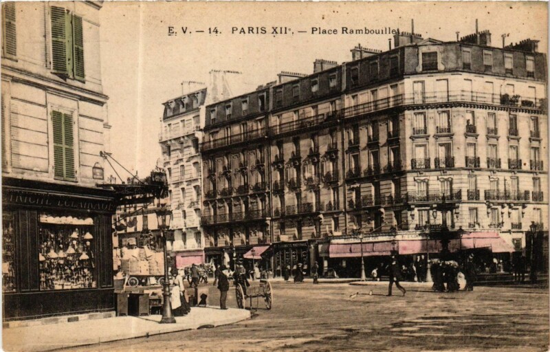Carte postale ancienne Place Rambouillet à Paris 12e