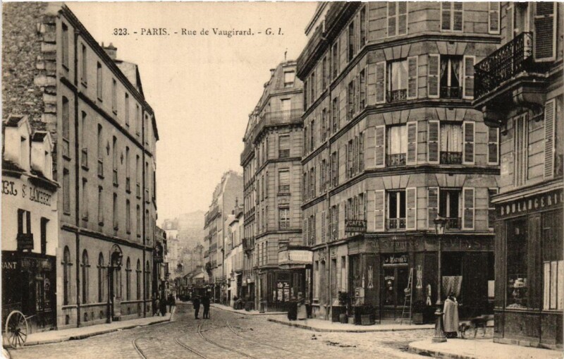Carte postale ancienne Rue de Vaugirard à Paris 15e